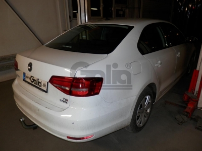 Фаркоп оцинкованный Galia шар A для Volkswagen Jetta 6 2011-2018
